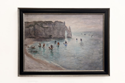 Etretat, Porte d'Aval: vissersboten die de haven verlaten - Claude Monet