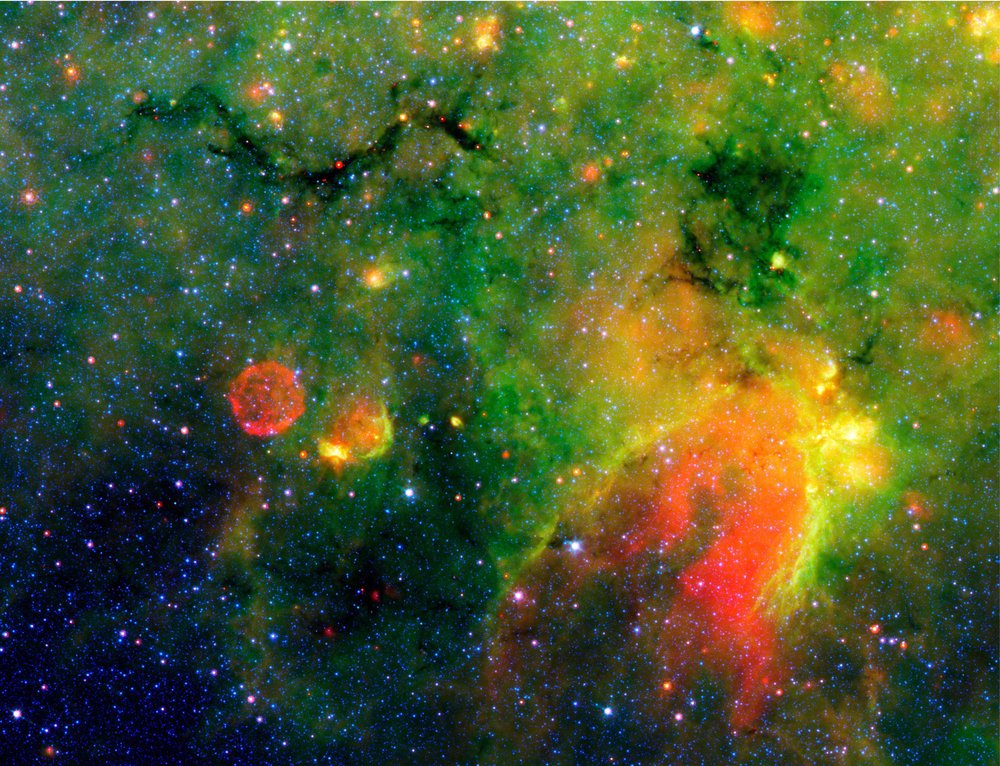 Spitzer Space Telescope infraroodbeeld van een slang (linksboven) en de ...