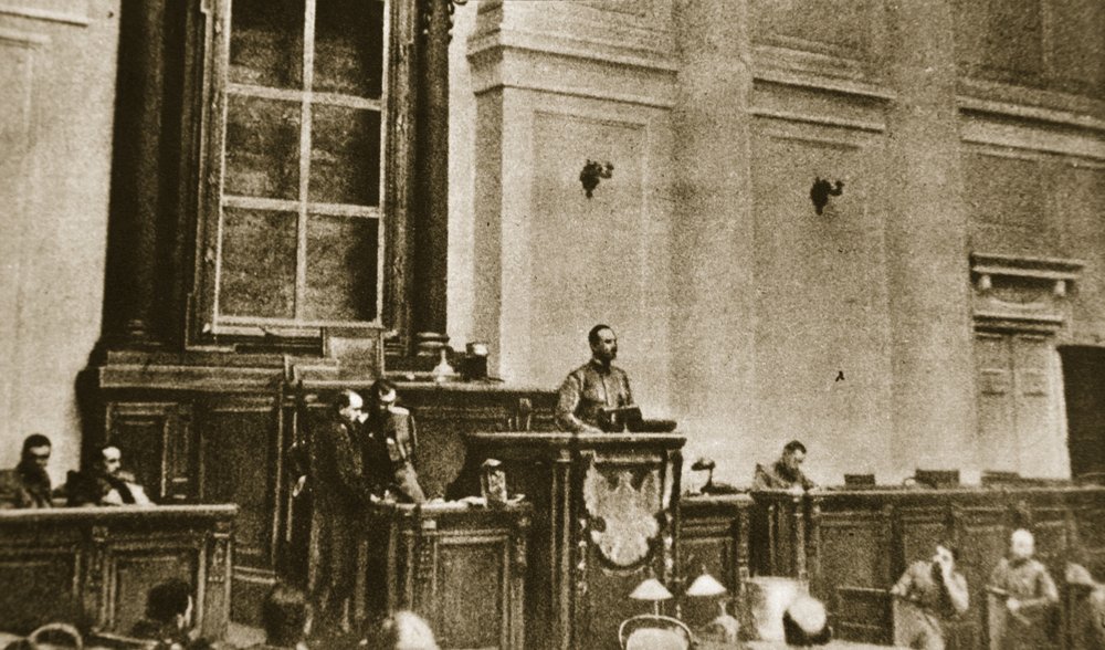 Eerste zitting van de Sovjet Doema, 1917 (sepia foto) door Russian Photographer