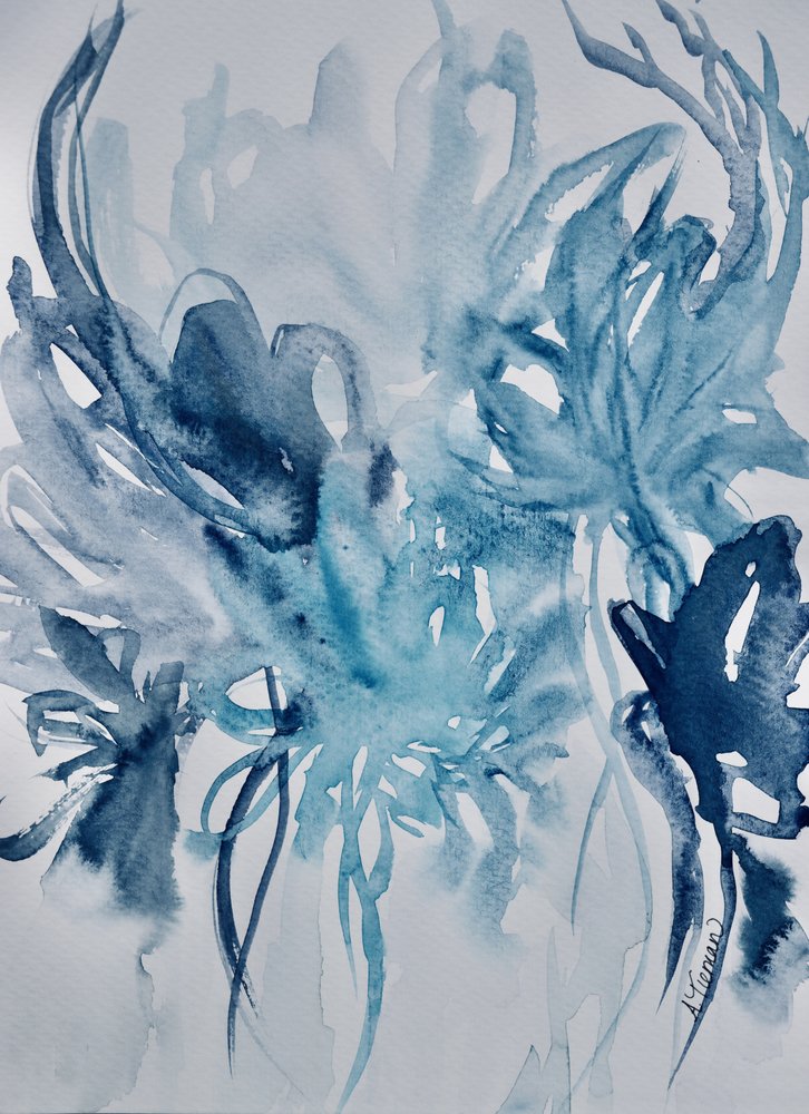 Abstracte blauwe bloemen door Amy Tieman