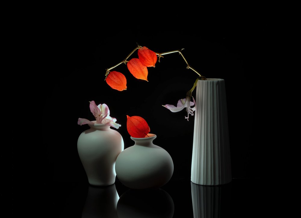 Elegant bloemstilleven door Anna Qu