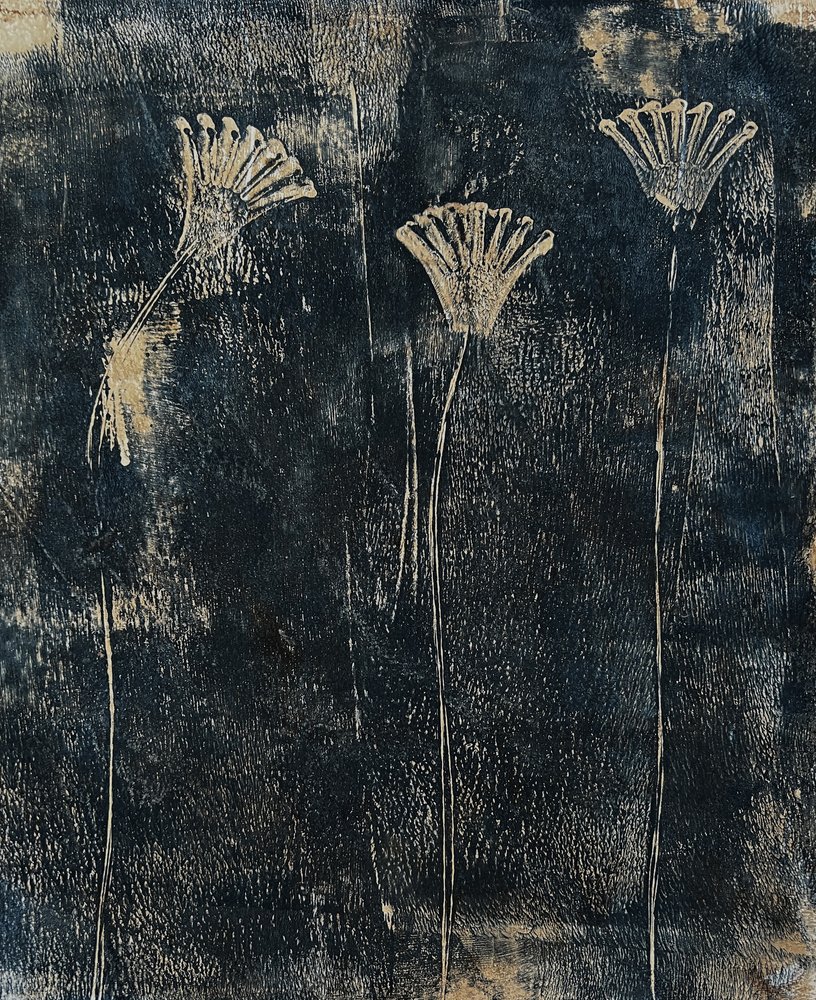 Blauwgroene bloemen door Christina Misuro