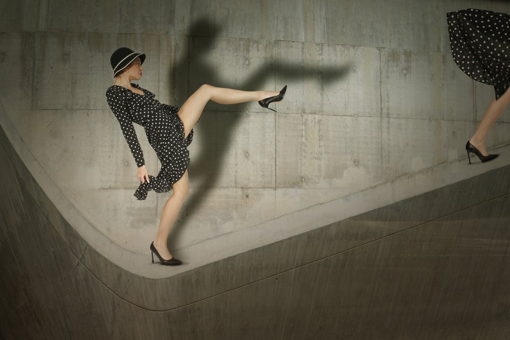 Modepose met stippen door Christine von Diepenbroek