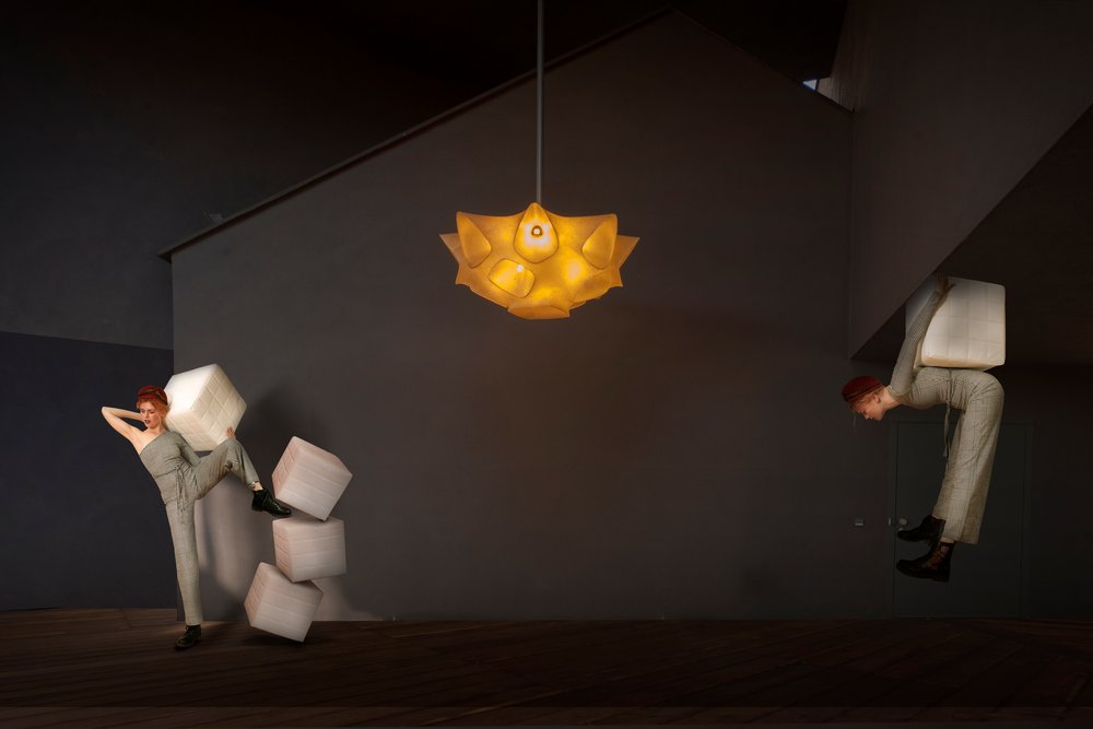 Een surrealistische evenwichtsoefening door Christine von Diepenbroek