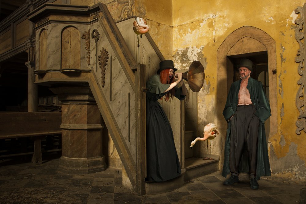 Surrealistische kerkfluisteringen door Christine von Diepenbroek