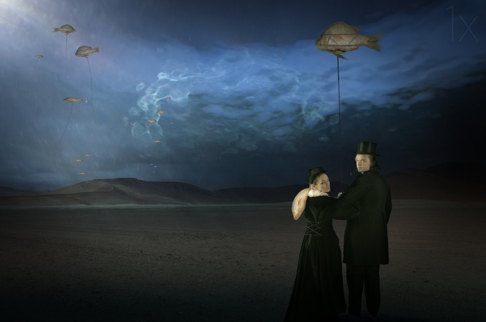 Surrealistische vliegende vis door Christine von Diepenbroek