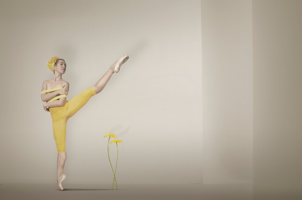 De gele ballerina Grace door Christine von Diepenbroek