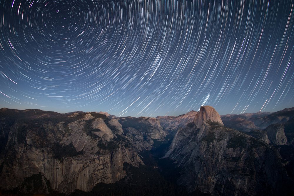 Sterrensporen boven Half Dome door Christoph Schaarschmidt