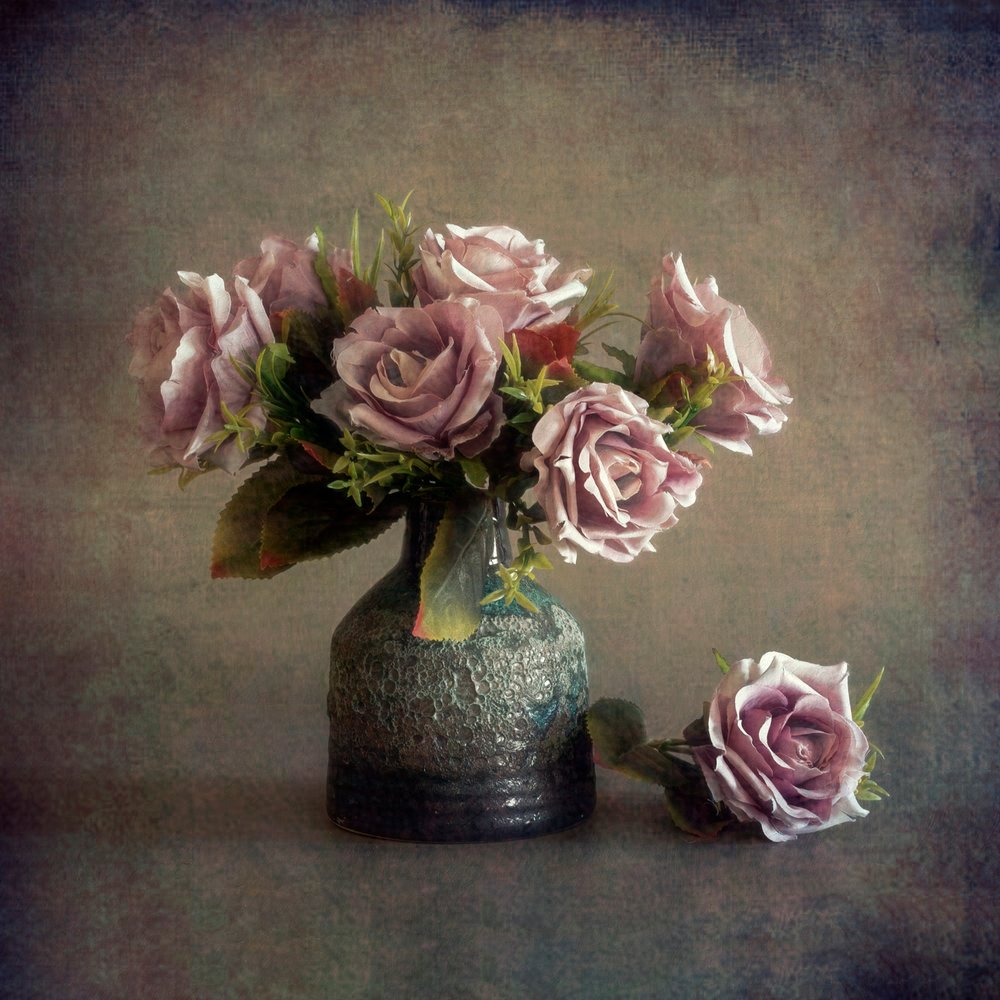 Stilleven met vintage rozen door Cicek Kiral