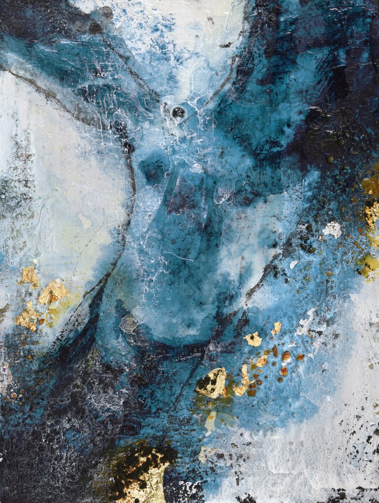 Deep Blue Gold – Abstract door Deb Chaney