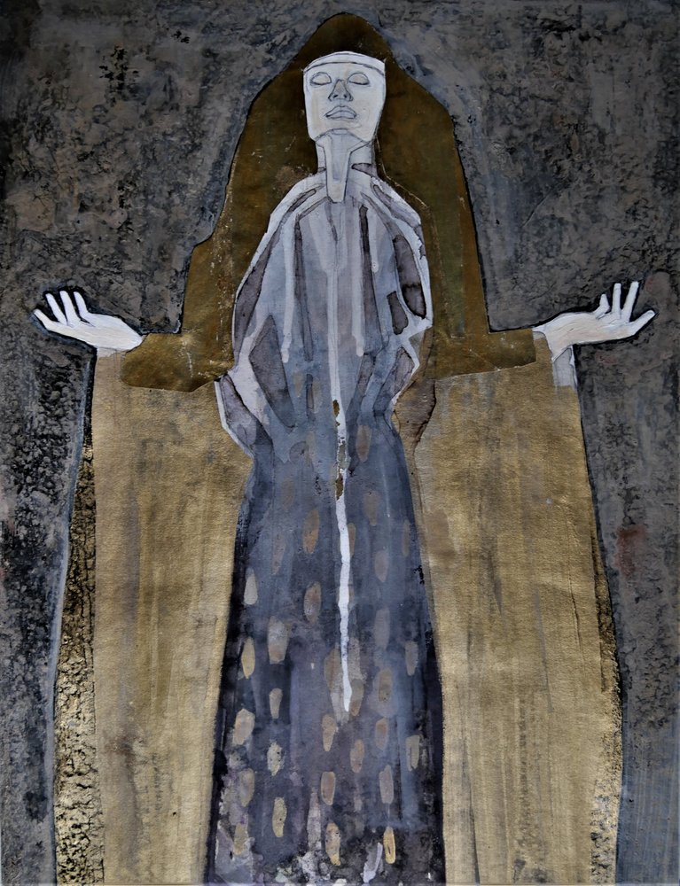 Contemplatieve gouden figuur door Doris Schmitz
