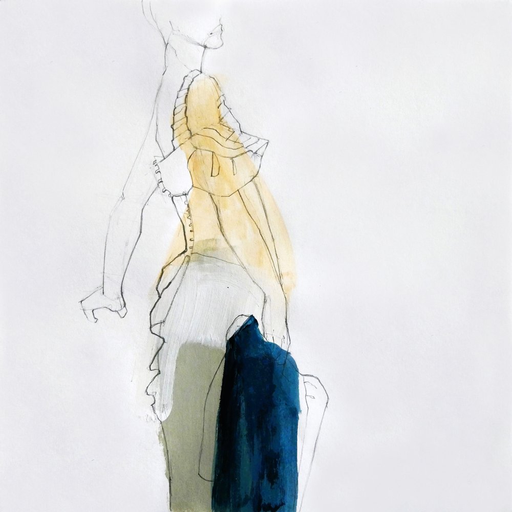 Gele bovenkant, blauwe drapering door Doris Schmitz