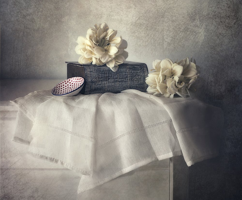 Elegant bloemstilleven door Elena Arjona