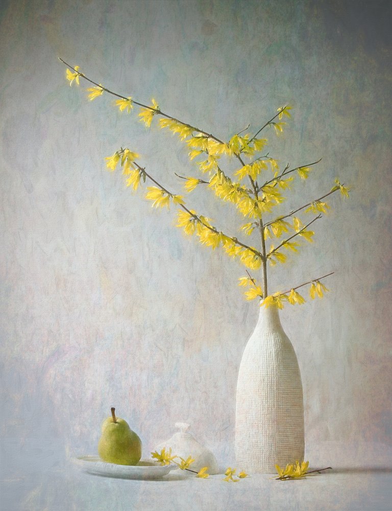 Gele bloemen en een peer door Fangping Zhou