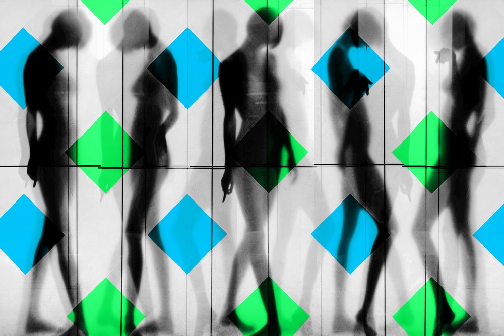 Bewegende silhouetten met diamanten door Igor Shrayer
