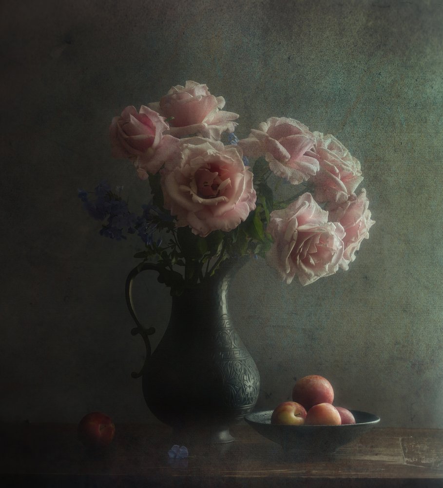 Stemmige roze rozen en perziken door Judy Tseng