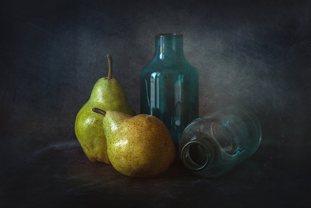 Moody Pears-glazen flessen door Lenka
