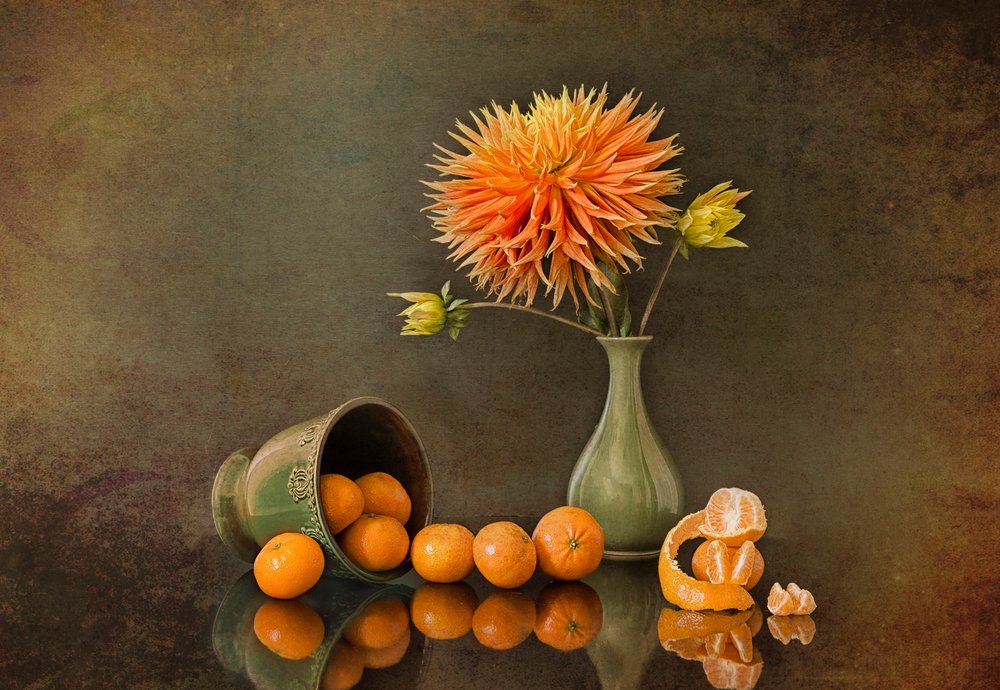 Herfstdahlia’s en mandarijnen door Lydia Jacobs