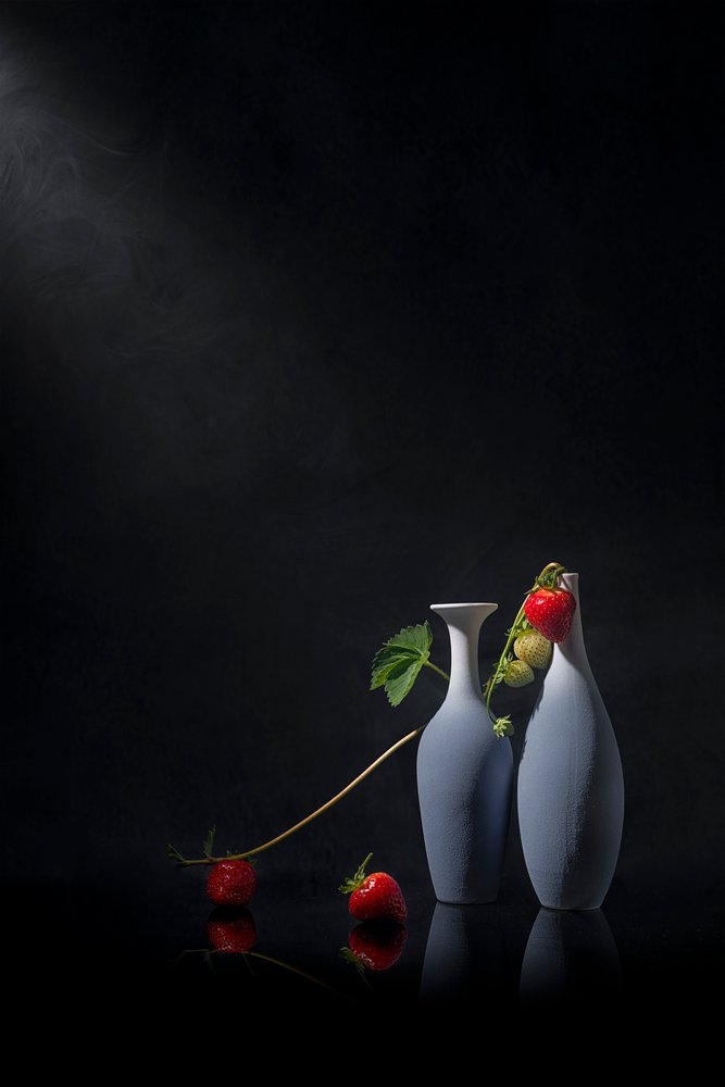 Moody aardbeienvazen door Lydia Jacobs