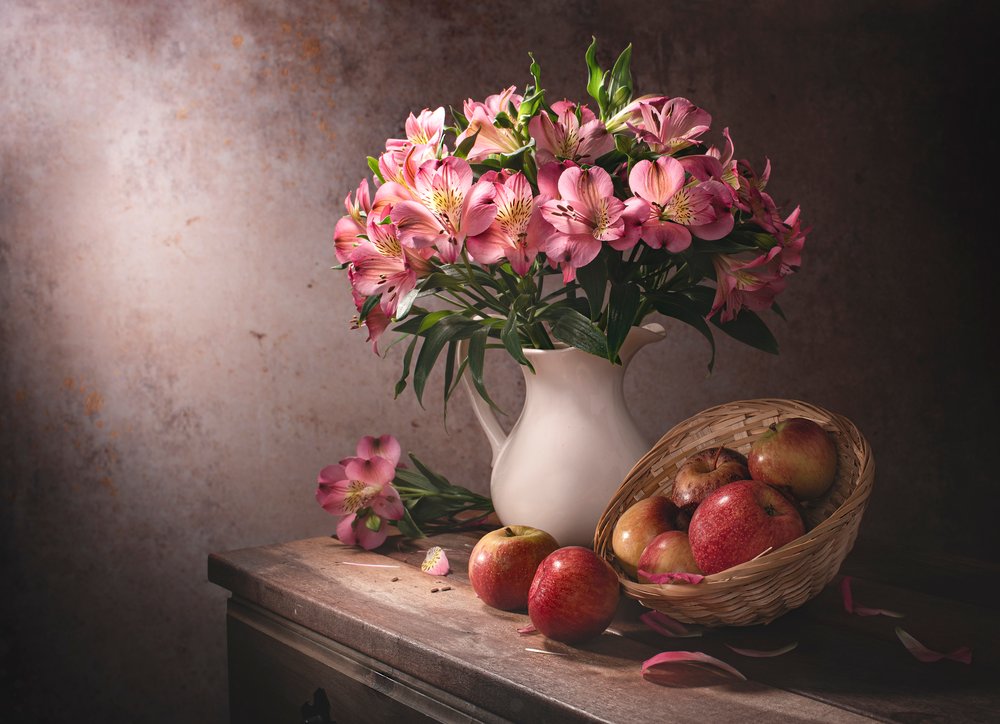 Roze bloemen en appels door Margareth Perfoncio