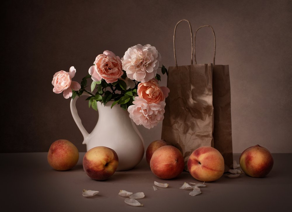 Roze rozen en perziken door Margareth Perfoncio
