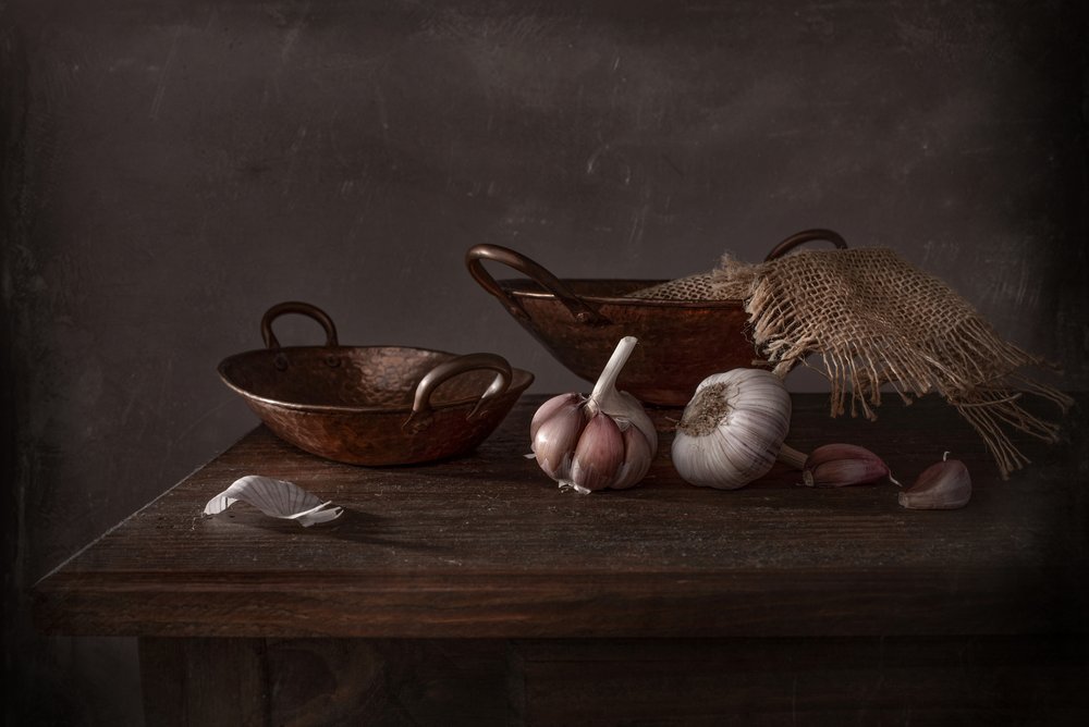 Rustiek stilleven met knoflook door Margareth Perfoncio