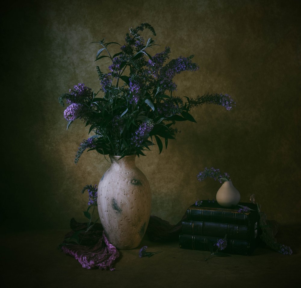 Stemvol bloemstilleven door May G