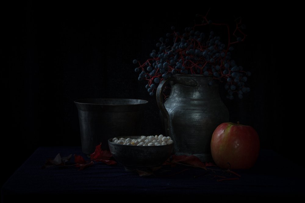 Stilleven ‘Dark Harvest’ door Ramiz Sahin
