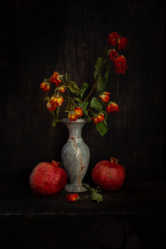 Verbleekte rozen en granaatappels door Ramiz Sahin