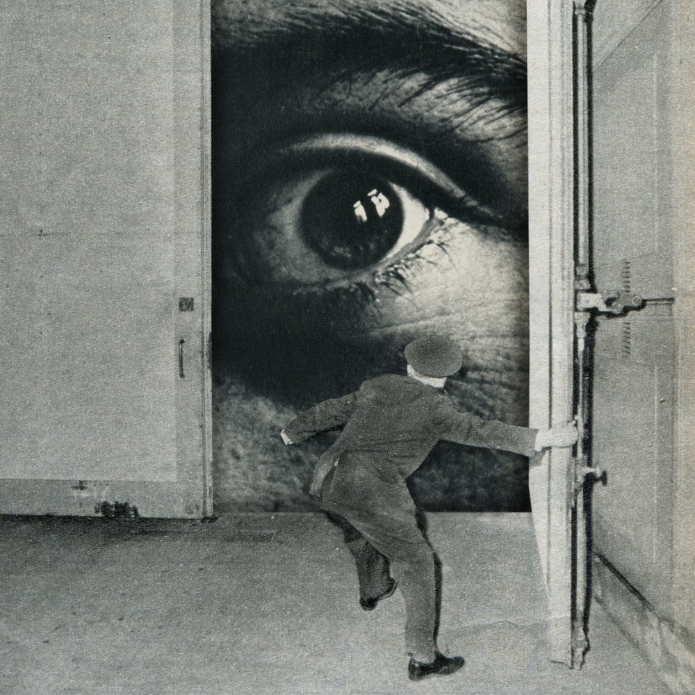 Een surrealistische blik voorbij de deur door Sammy Slabbinck