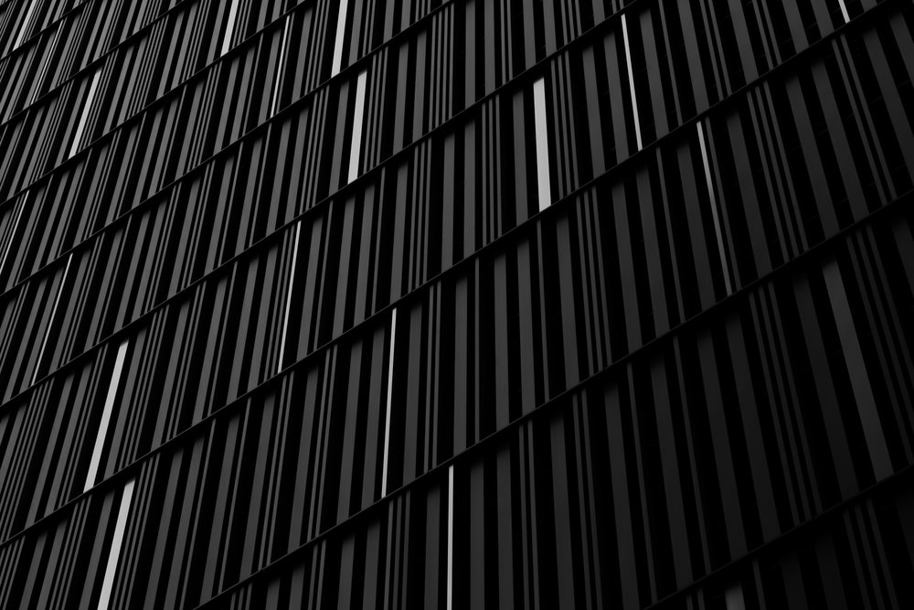 Architectuur met donkere strepen door Satoshi Hata