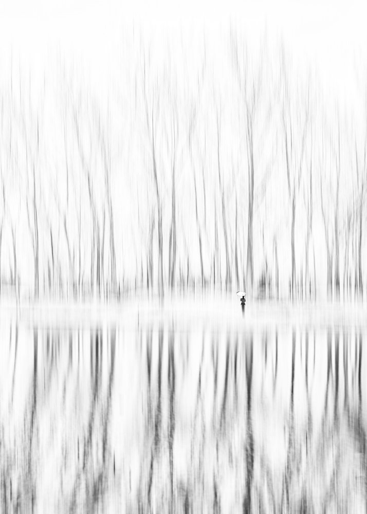 Eenzame figuur – Winterweerspiegeling door Shanrui Ren