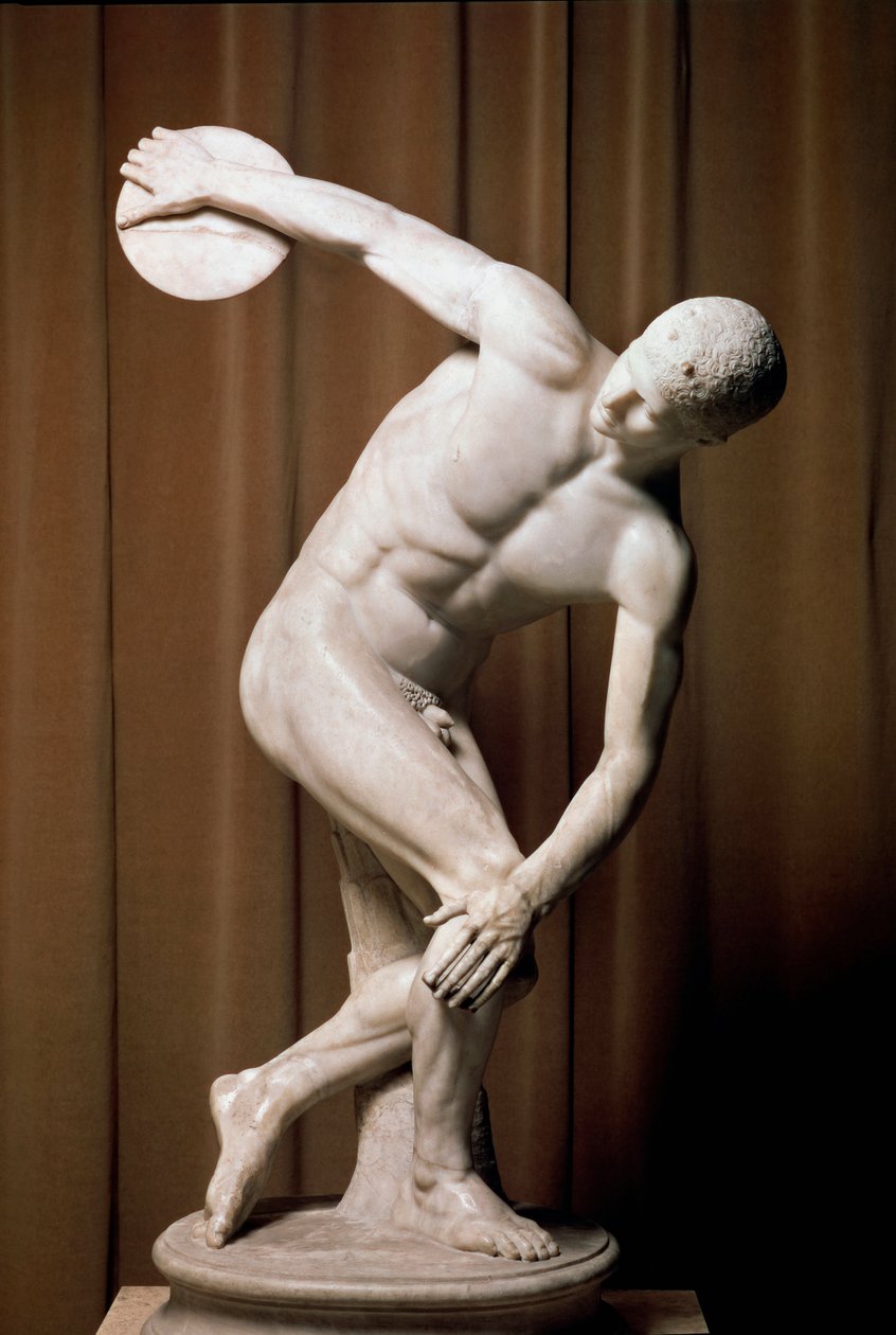 De discuswerper. Een Romeinse atleet die een discus probeert te werpen. Romeinse kopie van het originele bronzen beeld van Myron uit de 5e eeuw v.Chr. Rome, Museo Nazionale Romano door (after) Myron