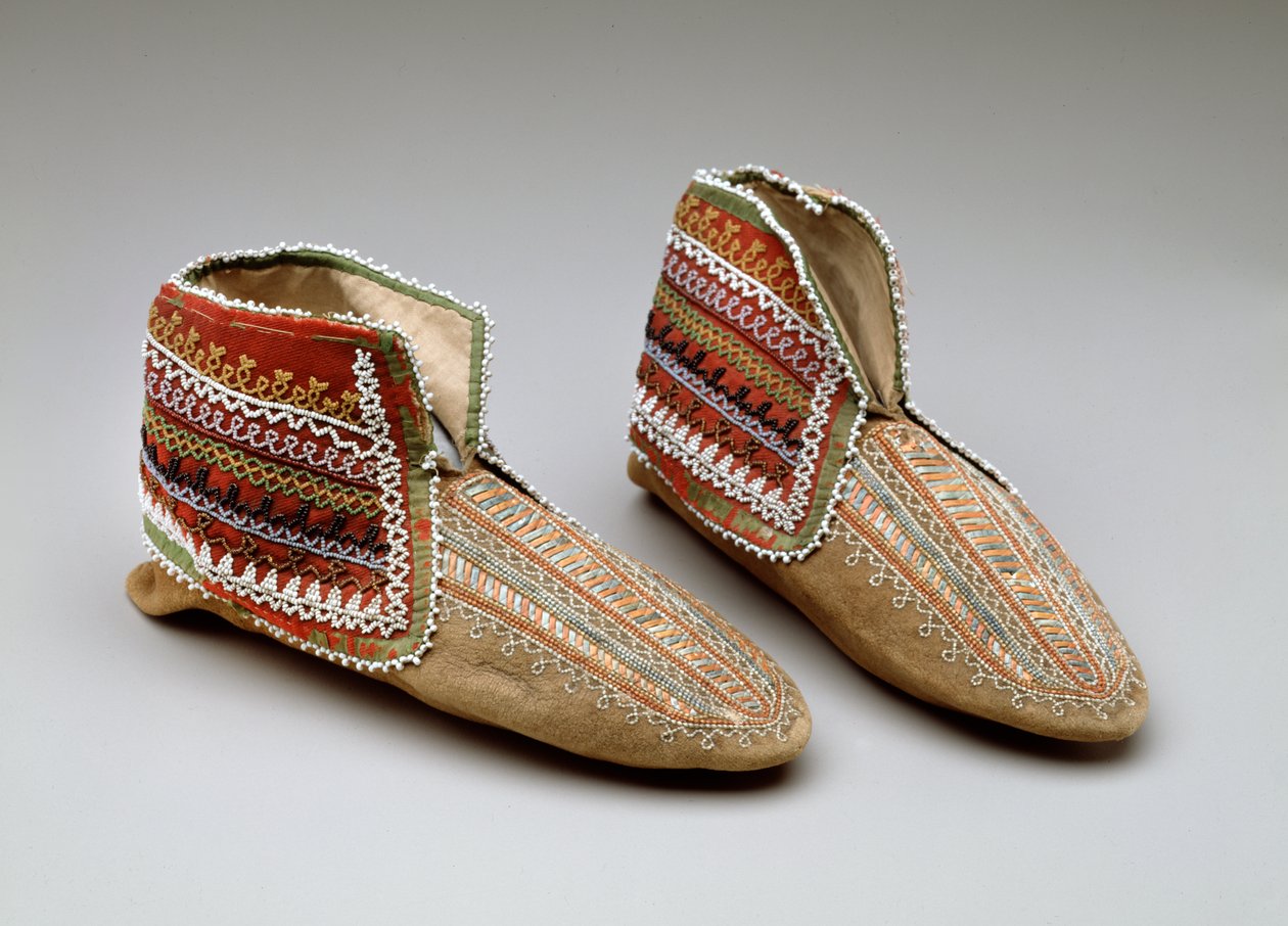 Paar mocassins, Iroquois, c.1830 door American School