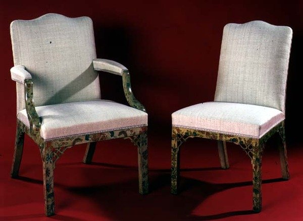 Onderdeel van een set fauteuils en stoelen met geschilderde chinoiserie steunen, ca.1760 door English School