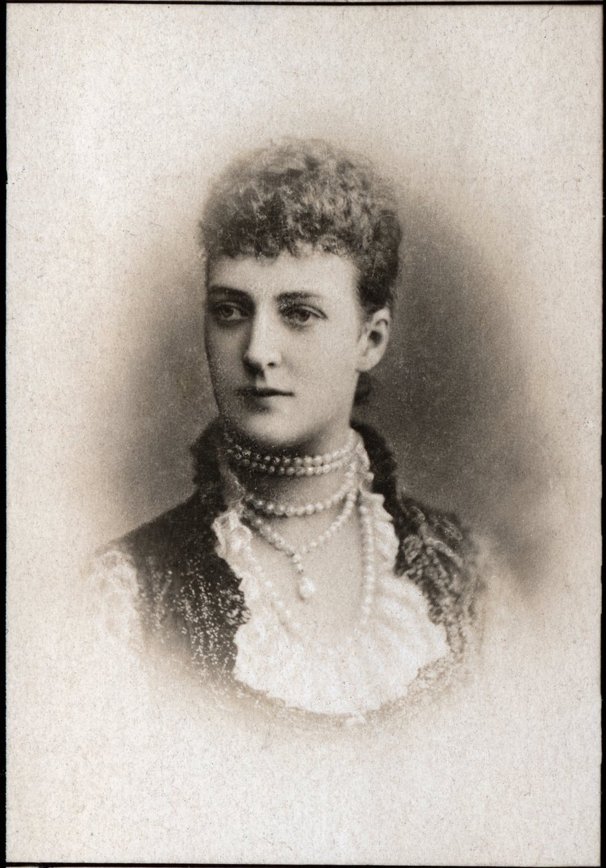 Portret van Alexandra van Denemarken (1844-1925), Koningin-gemalin van het Verenigd Koninkrijk door French Photographer