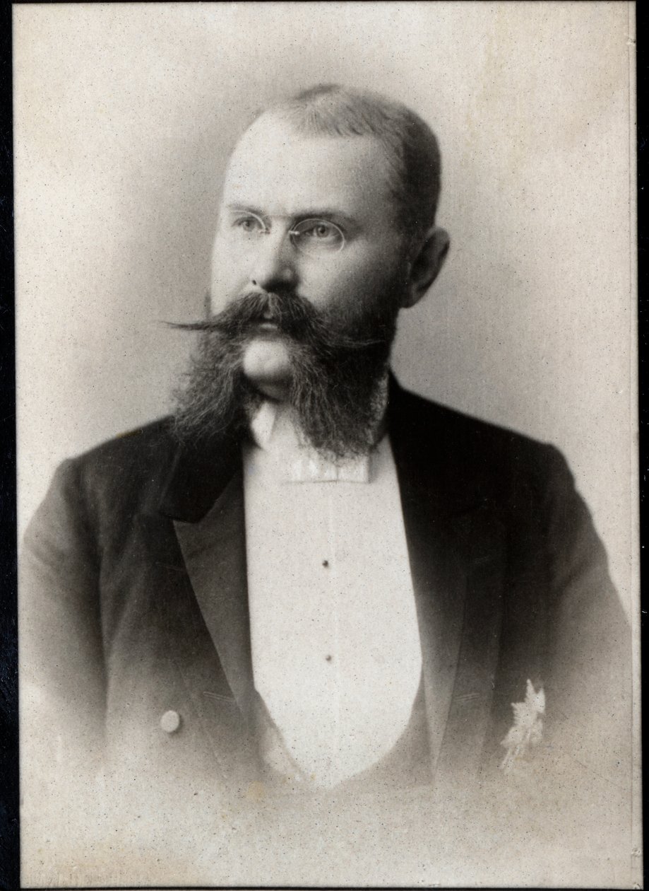 Portret van Willem II van Württemberg (1848-1921), Koning van Württemberg door French Photographer