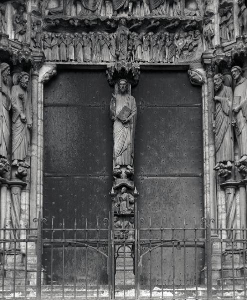Beau Christ-figuur op het trumeau van het zuidportaal, c.1145-50 door French School