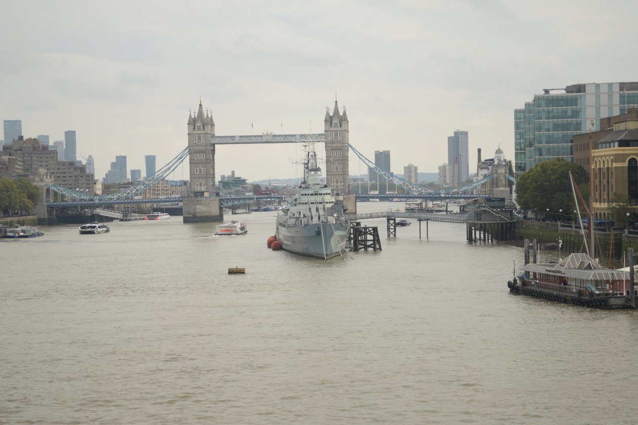 London Bridge over de Theems in het hart van Londen door Albert Mansour