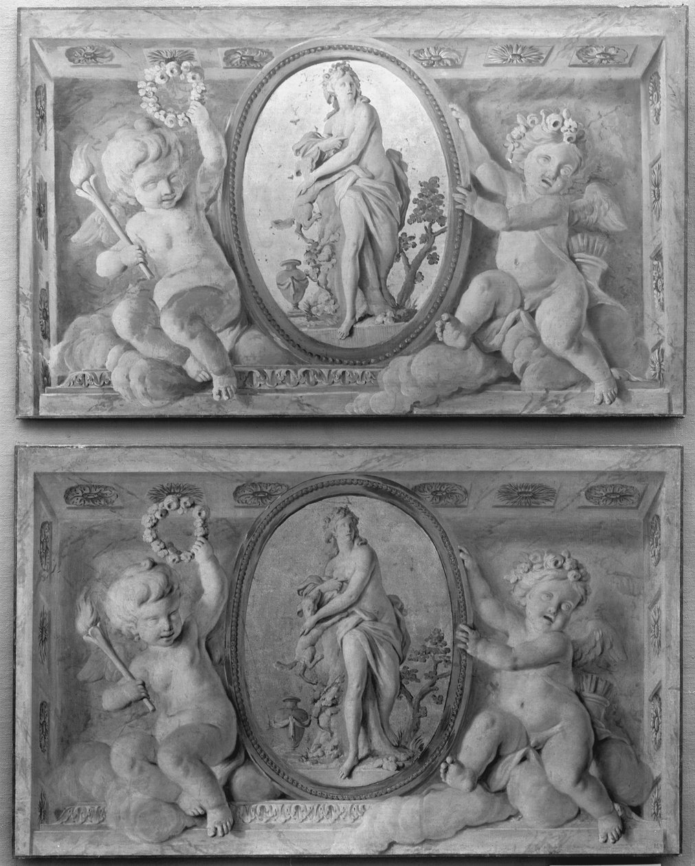 Paar bovendeuren met Diana of een nimf in een ovaal medaillon ondersteund door amorini, 1770-90 door 18th century . French Painter