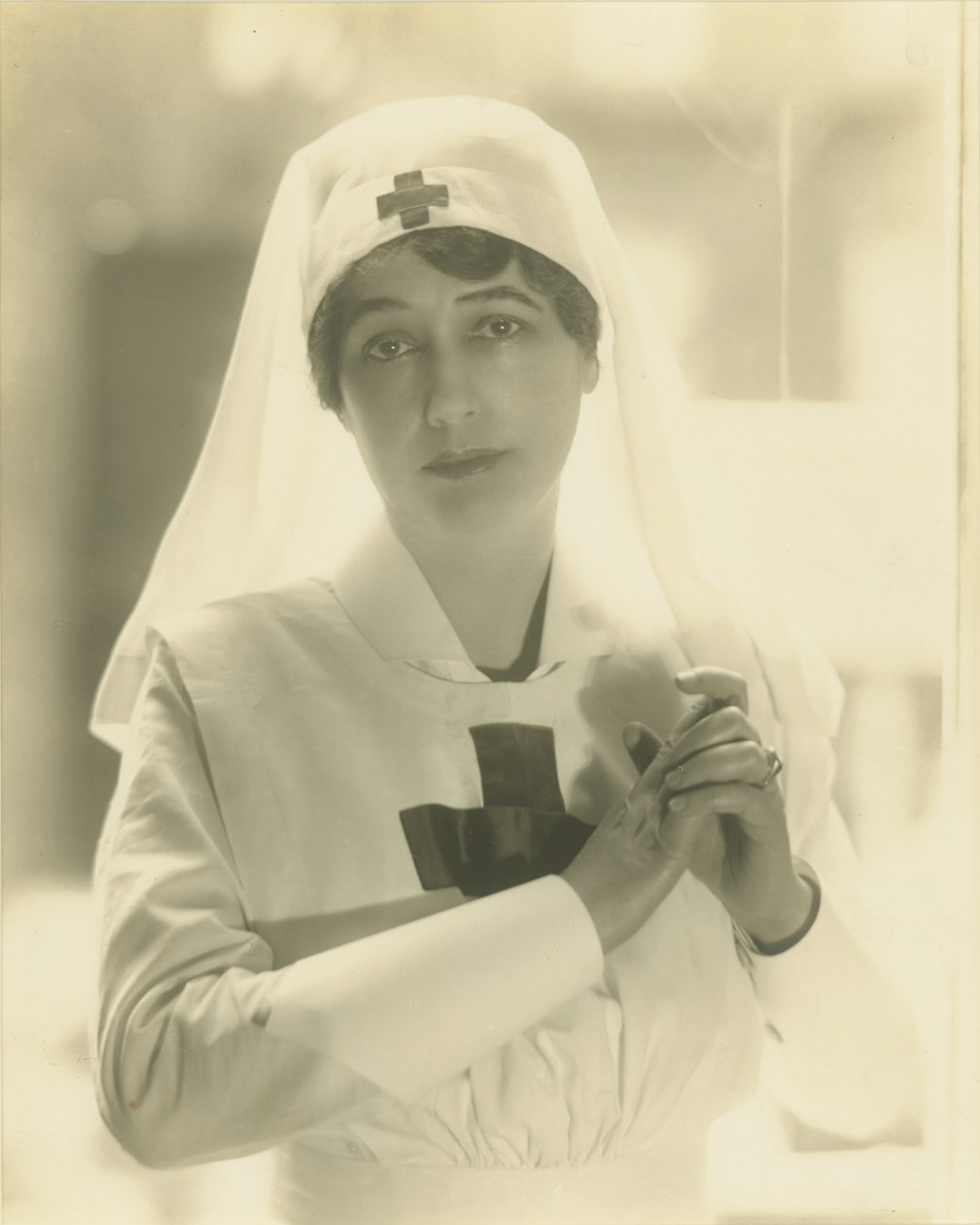 Lady Duff-Gordon als Verpleegster door Adolf de Meyer