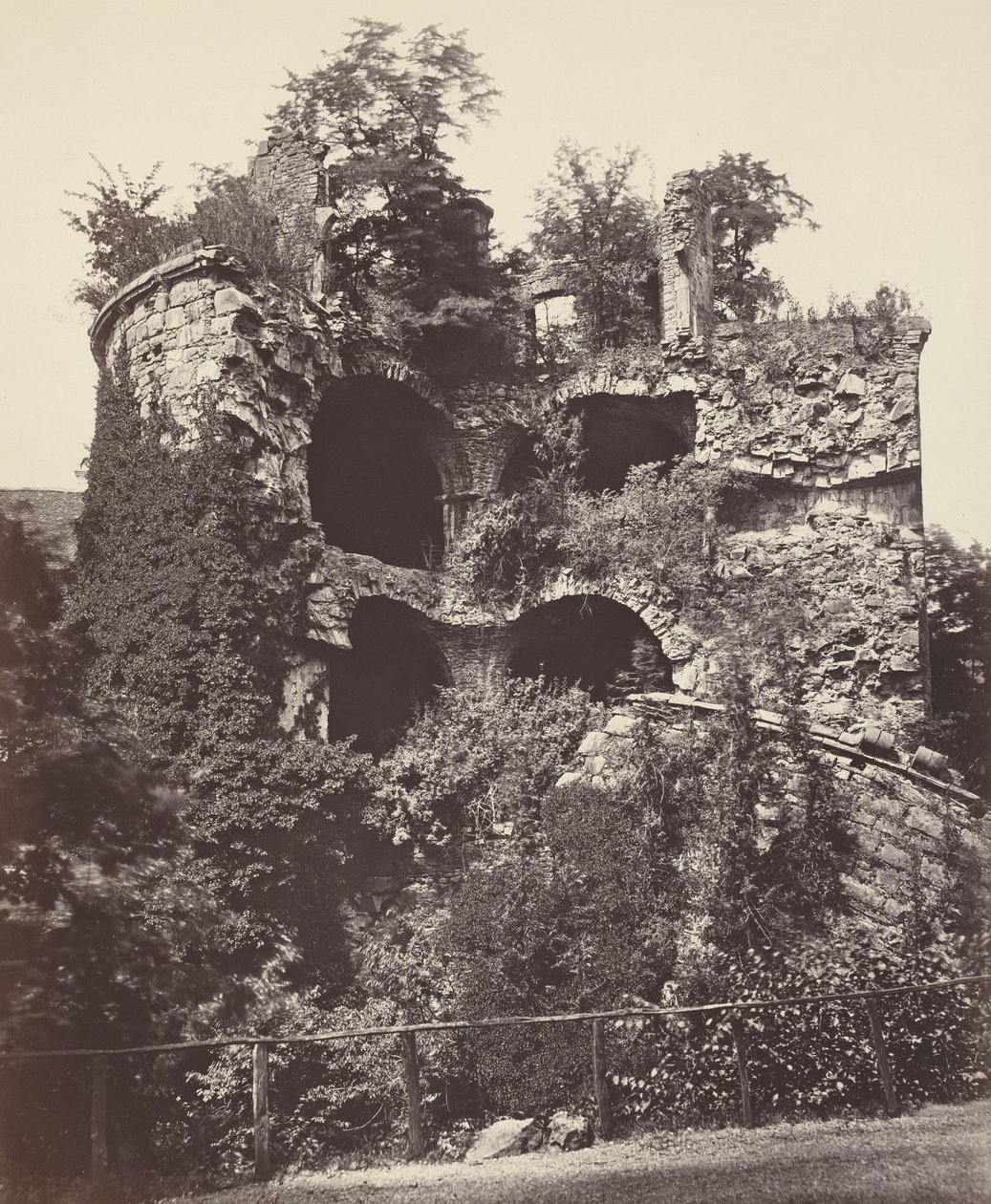 De ontplofte toren, Kasteel Heidelberg, ca. 1865 (foto) door Adolphe Braun