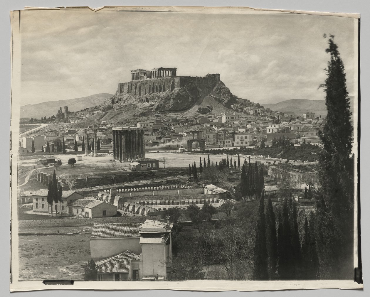 Uitzicht op de Akropolis door Adolphe Braun and Co.