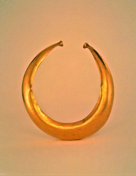 Halsband, Mooghaun North, County Clare, Late Bronstijd, 800-700 v.Chr. door Age Bronze