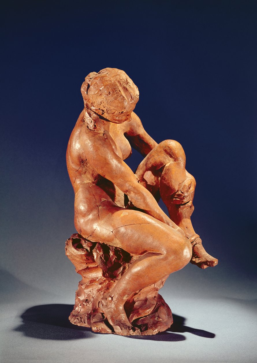 Vrouw die haar kousen uittrekt, ca. 1870 door Aime Jules Dalou