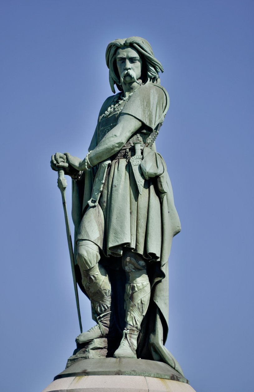 Kolossaal standbeeld van Vercingetorix, Gallische leider. Beeldhouwwerk van Millet Aimé, 1865, Alise Sainte Reine door Aime Millet
