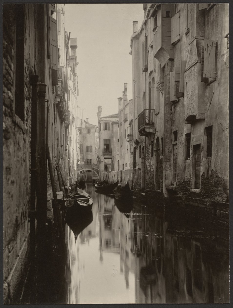 Een Venetiaans kanaal door Alfred Stieglitz