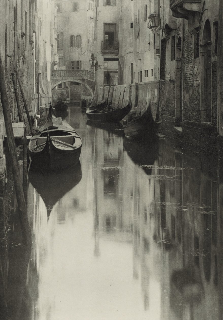 Een Venetiaans kanaal door Alfred Stieglitz