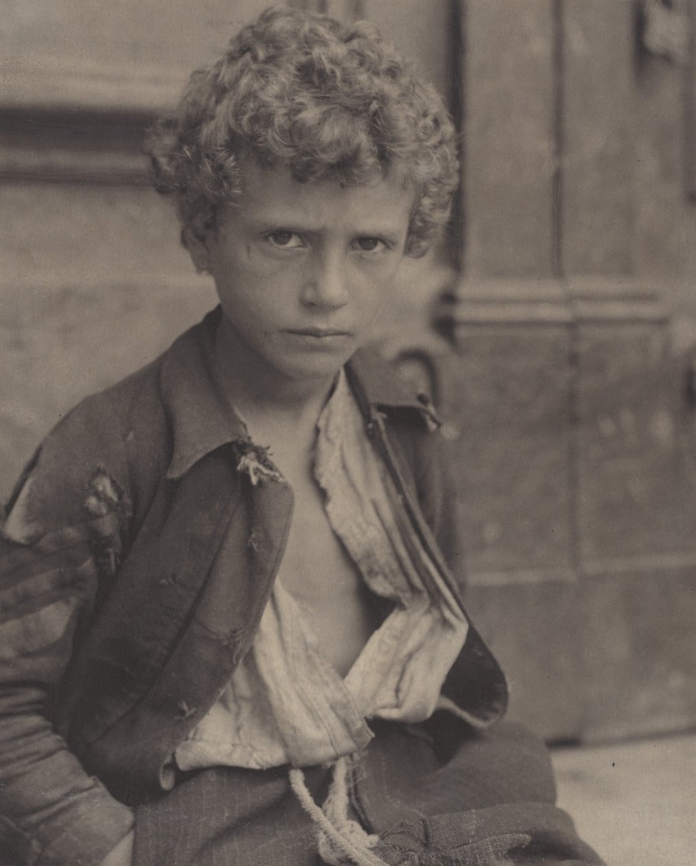 Een Venetiaanse straatjongen door Alfred Stieglitz