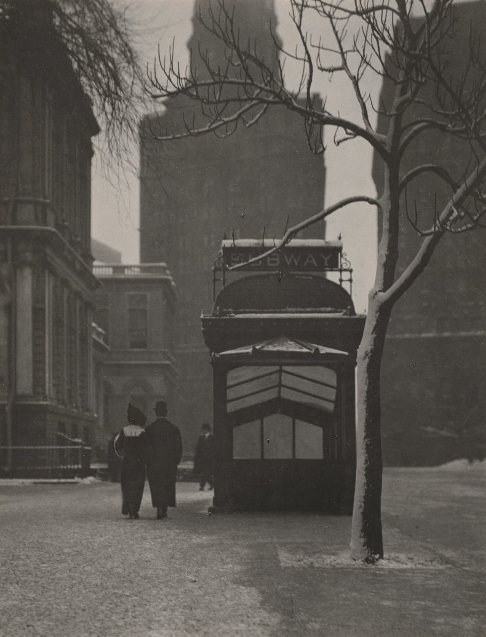 In het stadhuis van New York door Alfred Stieglitz